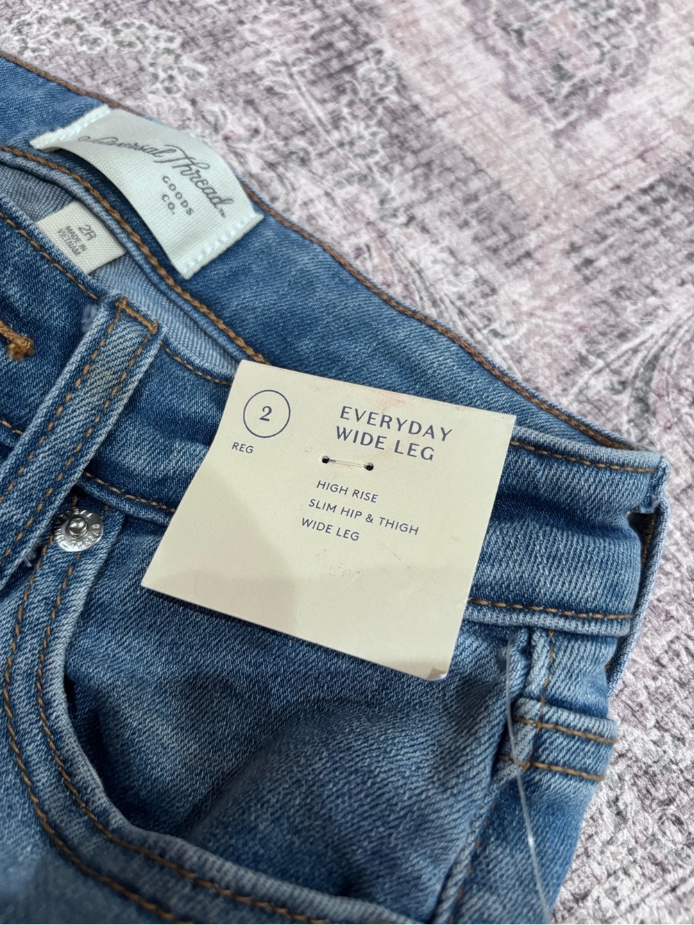 Universal Thread Medium Wash Wide-Leg High-Rise Jeans Brand NWT size 2R - Picture 6 of 12